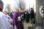 Biskup litoměřický požehná celému průvodu koledníků